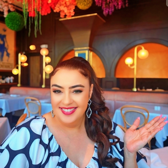 Meet your Posher, Adeaux - Picture 9 of 15